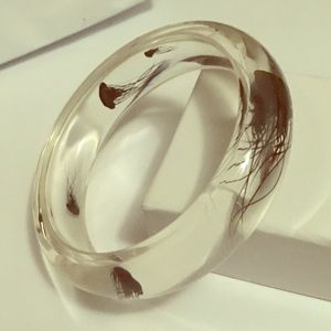 Jellyfish clear plastic lucite bracelet shiny new